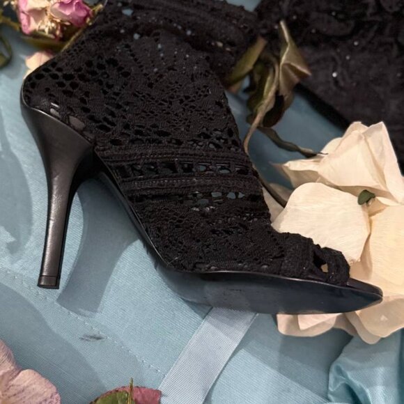 Dolce & Gabbana Black Lace Stiletto Booties Heels Peep Toe Size 37 EU 7 US Italy - Picture 7 of 13